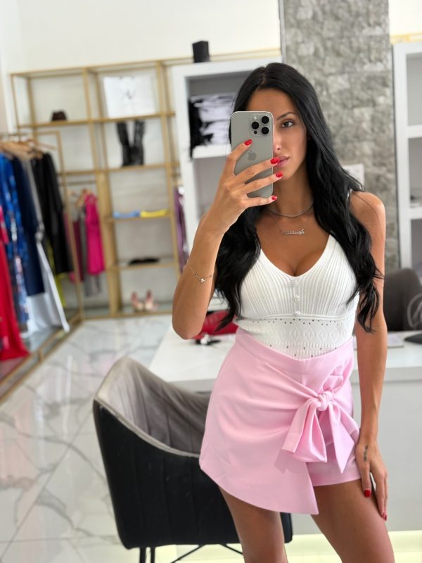 pink shorts